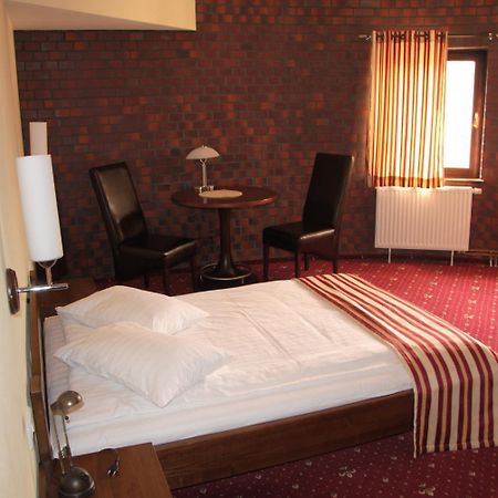 Amadeus Hotel Zielona Gora Dış mekan fotoğraf