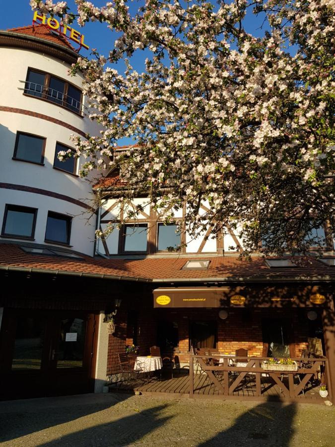 Amadeus Hotel Zielona Gora Dış mekan fotoğraf
