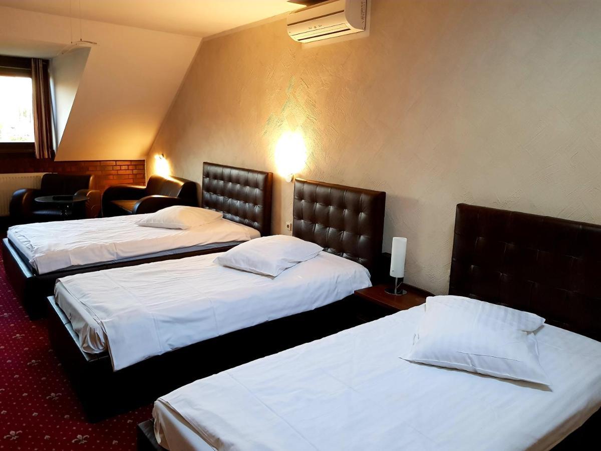 Amadeus Hotel Zielona Gora Dış mekan fotoğraf