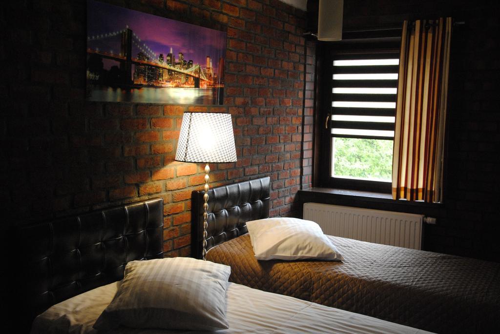 Amadeus Hotel Zielona Gora Oda fotoğraf