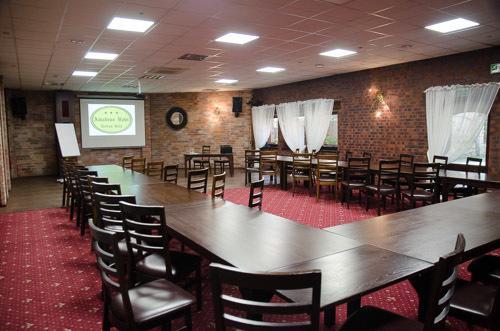 Amadeus Hotel Zielona Gora Dış mekan fotoğraf