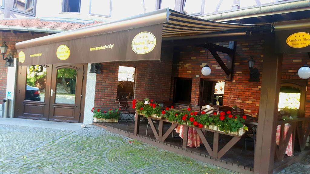 Amadeus Hotel Zielona Gora Dış mekan fotoğraf