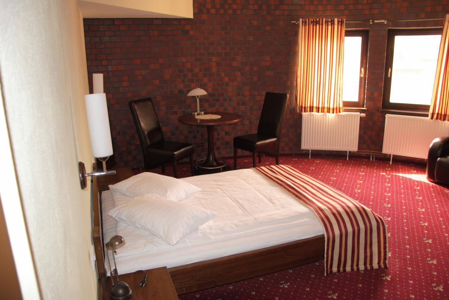 Amadeus Hotel Zielona Gora Dış mekan fotoğraf