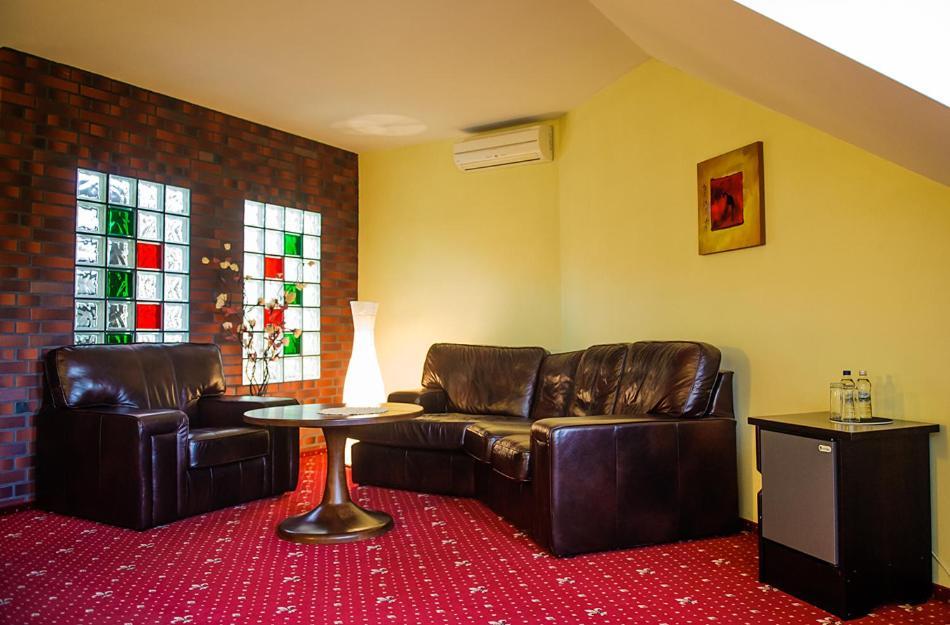 Amadeus Hotel Zielona Gora Dış mekan fotoğraf